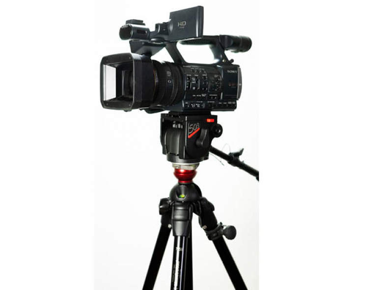 33875 Sony Videokamera mit Stativ
