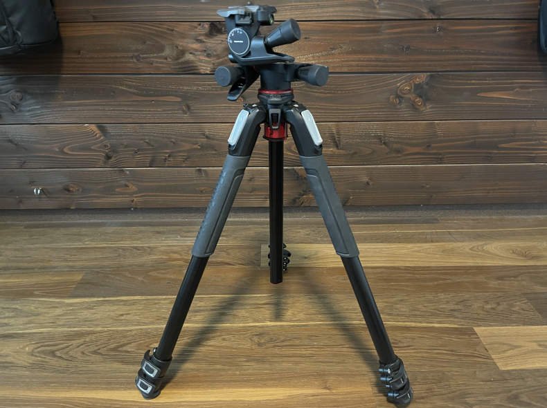 33952 Manfrotto 055 Stativ inkl. Kopf