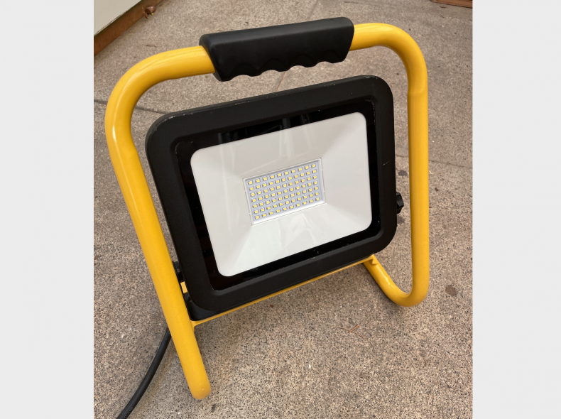 34136 Baulampe / Bauscheinwerfer LED