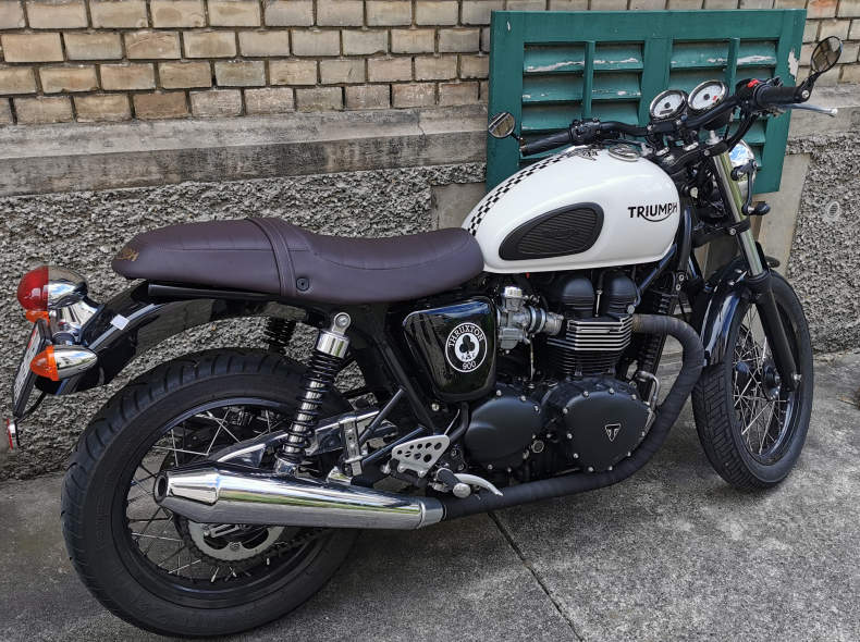 34603 Triumph Thruxton 900 Ace