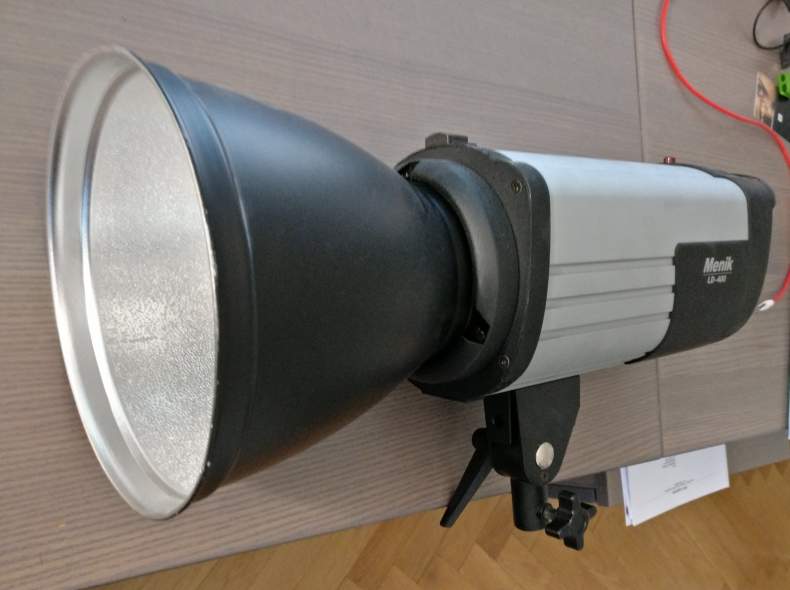 4543 Studioblitz Menik LD-400