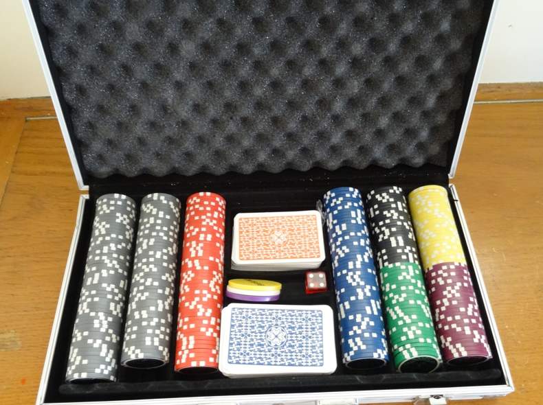 841 Poker Set