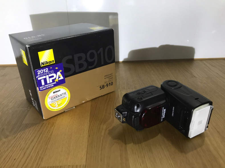 5736 Nikon Aufsteckblitz SB-910
