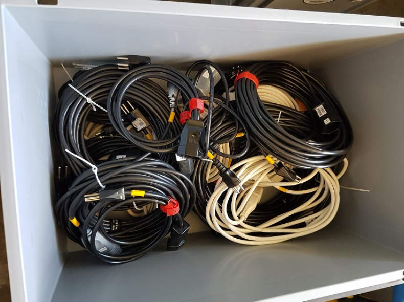 5800 Kiste mit 20 stk Verlängerungskabel