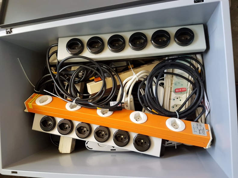 5801 Kiste mit 31 stk Mehrfachstecker