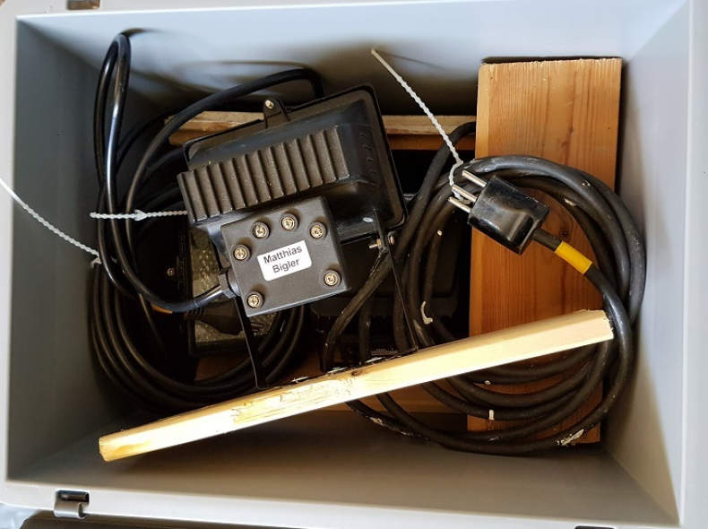 5803 Kiste 5x Halogenscheinwerfer 150W
