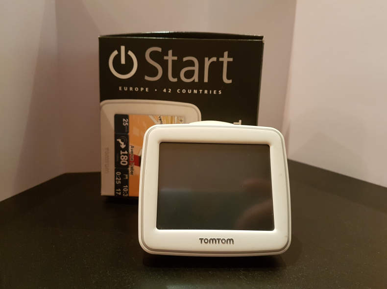 8019 Navigationsgerät / TomTom