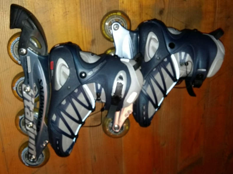8958 Damen Rollerblades mit Schutz