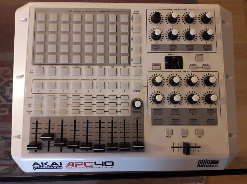 9009 APC 40 Midicontroller für ableton