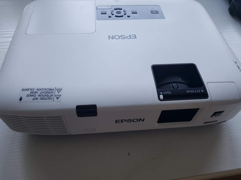 11503 Beamer EPSON EB-1920W