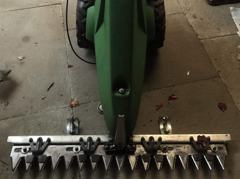 12237 Mähmaschine