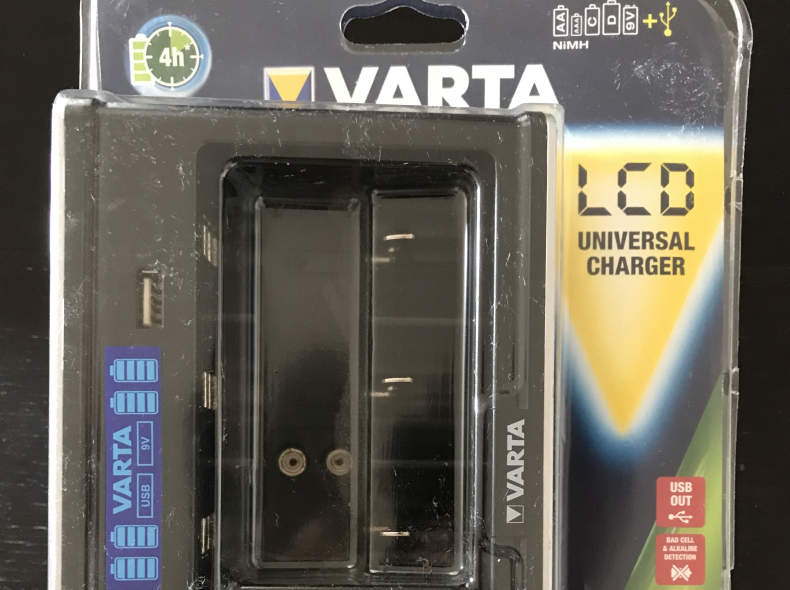 12270 VARTA Universal Charger Ladegerät