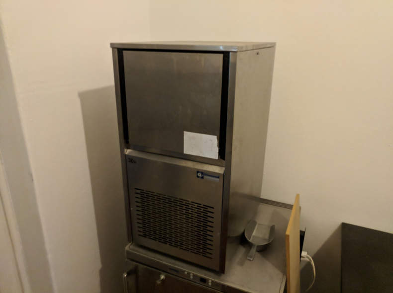 13004 Professionelle Eiswürfelmaschine