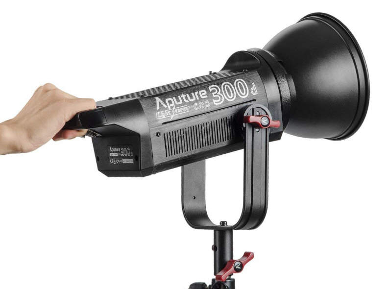 13079 Aputure Lightstorm 300d