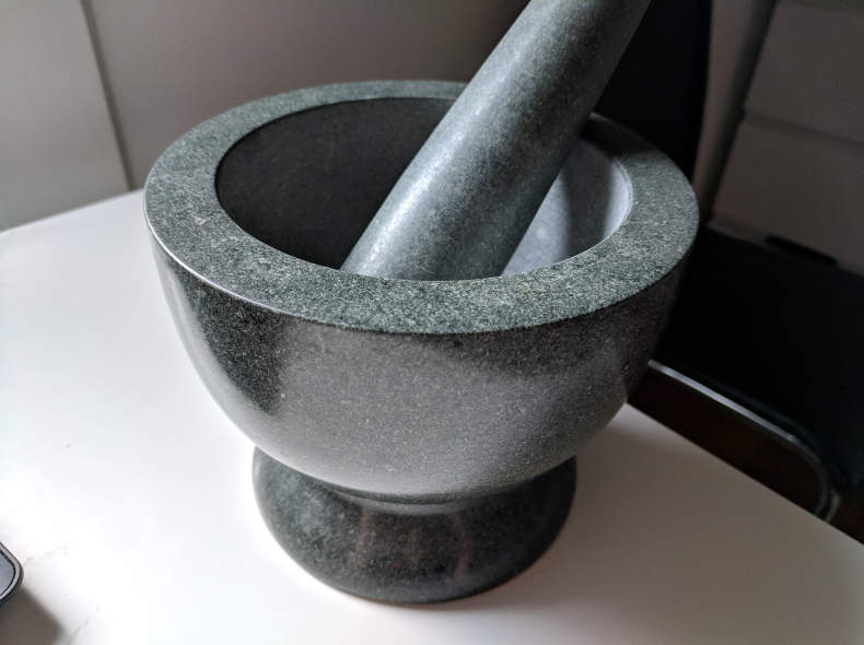 13339 Massiver Mörser mit Stössel