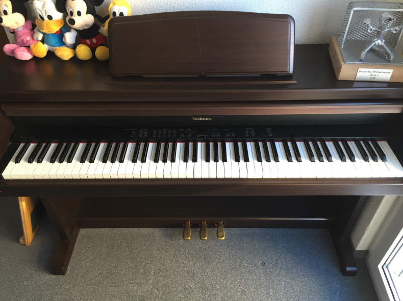 13537 E-Piano SX-PX207