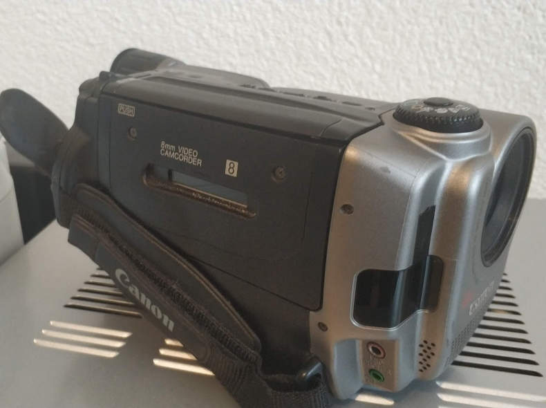 14054 Video8 Camcoder
