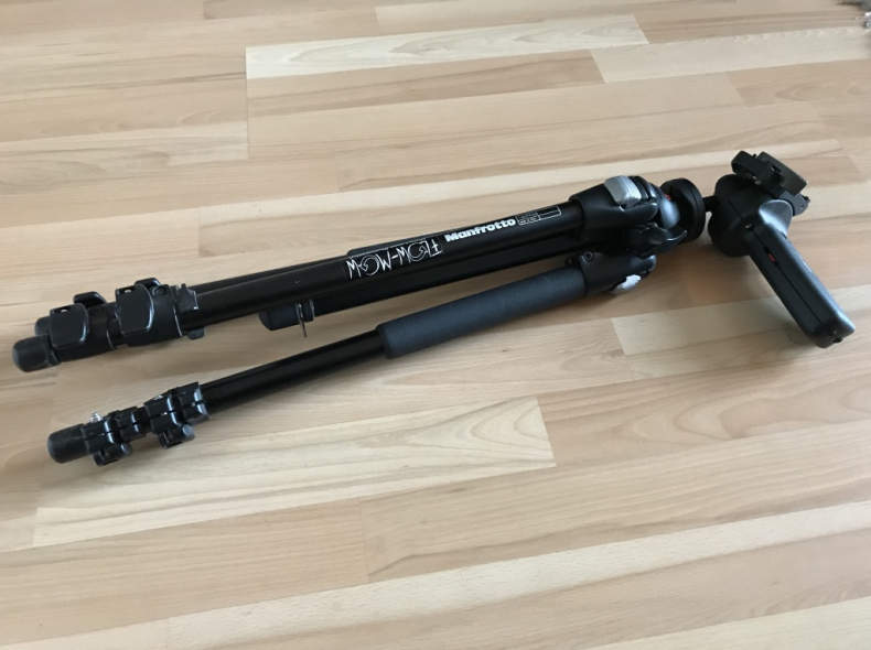 14679 Stativ Manfrotto mit Kugelkopf