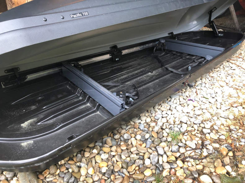17548 Dachbox Thule Pacific 700