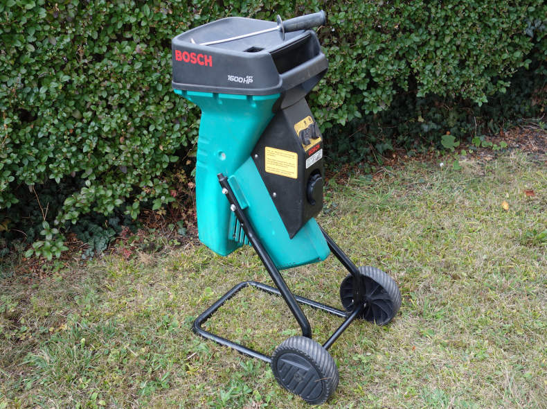 Häcksler Bosch AXT 1600 W mieten - Sharely