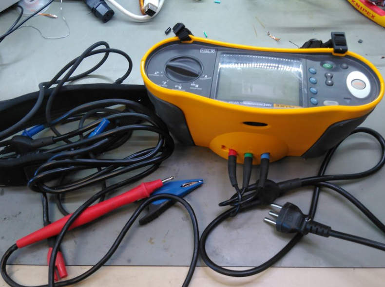 18633 Fluke 1651 Installationstester