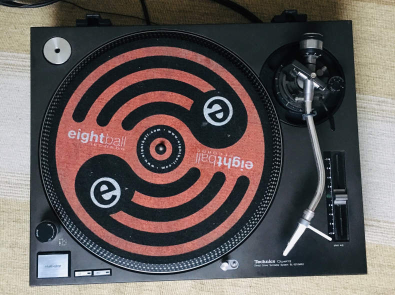 19355 2 x Technics SL-1210 MK2