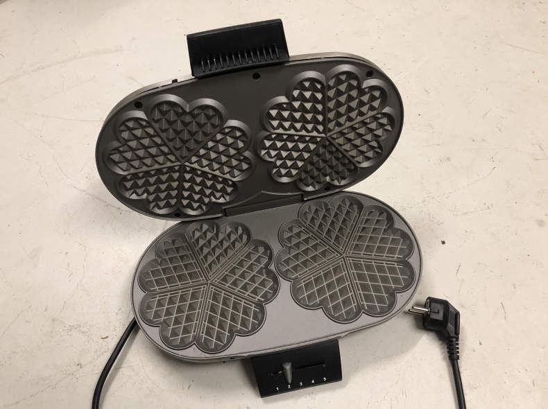 19955 Waffelautomat / Waffeleisen