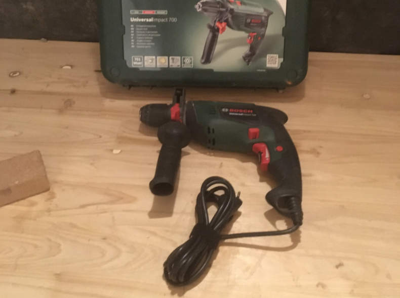 20311 Schlagbohrmaschine Universal 700