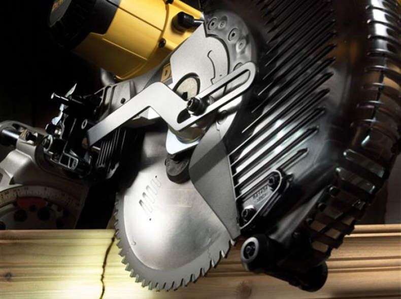 21401 Kapp und Gehrungssäge DeWalt DW717