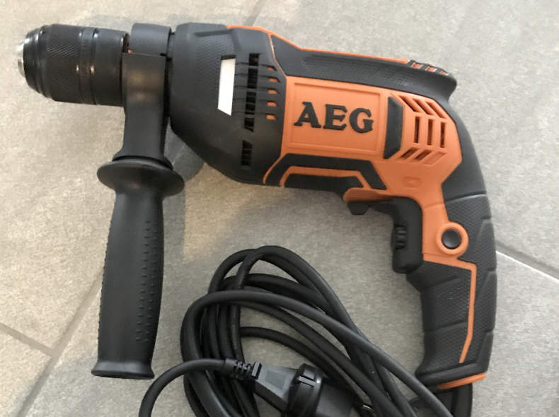 21437 Schlagbohrmaschine inkl. Bohrer