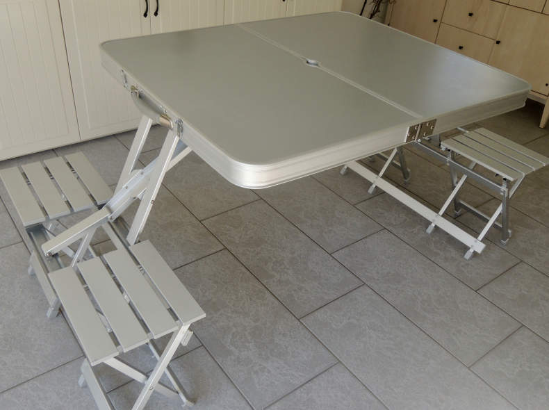 21624 Camping Tisch