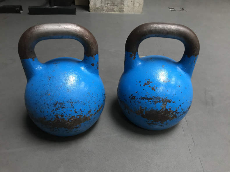21631 Pair of Kettlebells