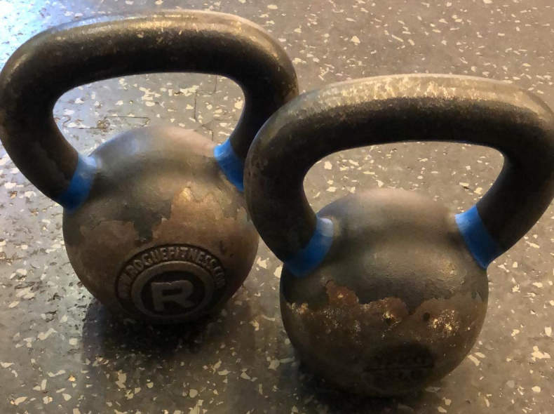 21718 Pair of Kettlebells