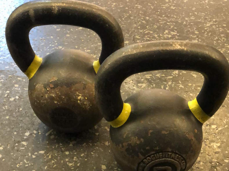 21720 Pair of Kettlebells