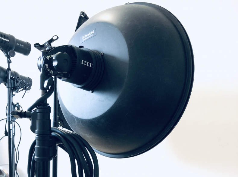 21957 Profoto Beauty Dish mit Waben