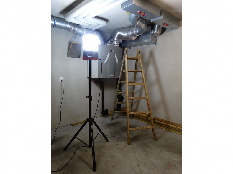 22019 360 Grad LED Leuchte 230V + Stativ