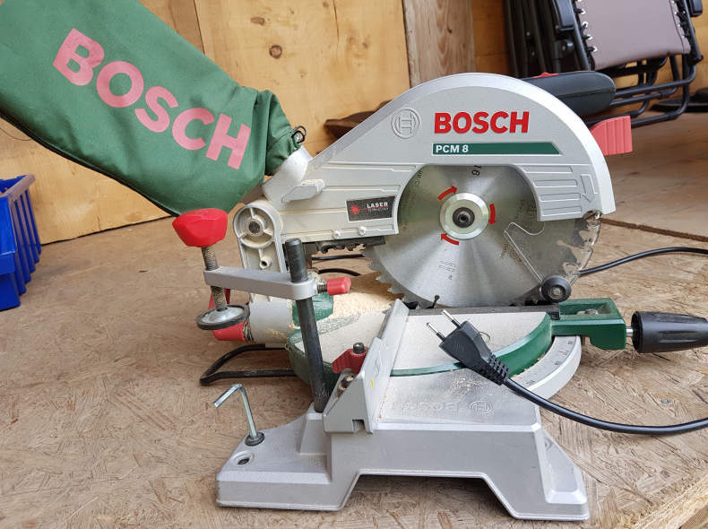 22515 Kappsäge BOSCH PCM 8