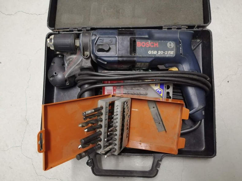 22731 Bosch Bohrmaschine inkl. Zubehör