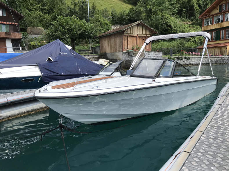 23079 Sportmotorboot Invader (Zugersee)
