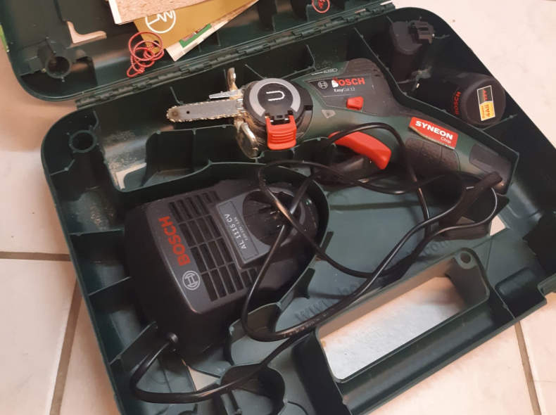 23193 AkkuMini Kettensäge BOSCH