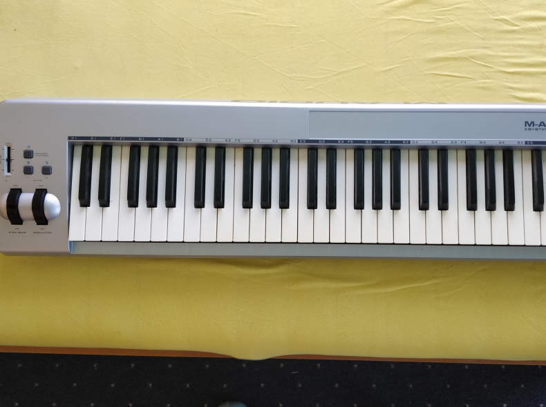 23749 M-Audio Keystation Keyboard 61 ES