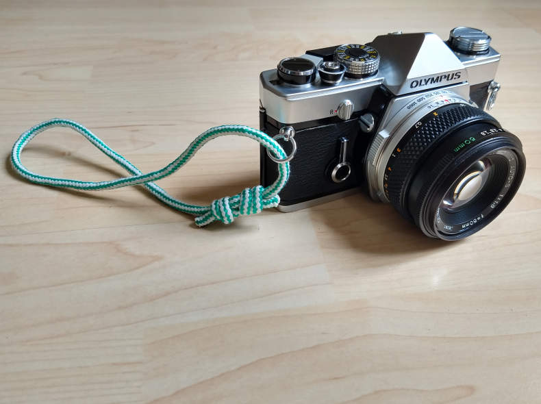 24146 Olympus OM-1 Film/ Analogue Camera