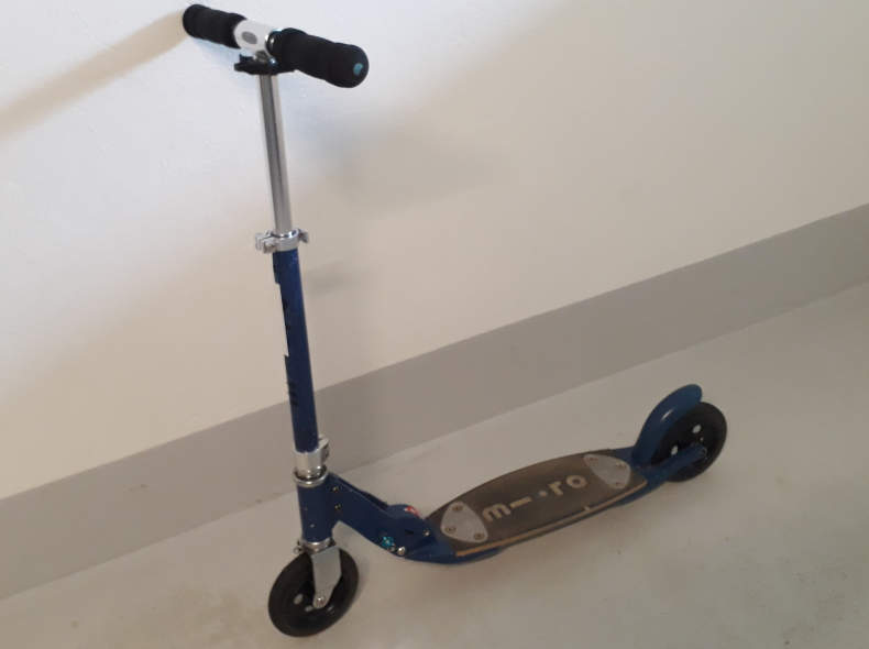 24396 Trottinet / Roller