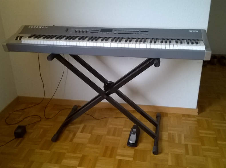 24536 Keyboard Kurzweil SB2X