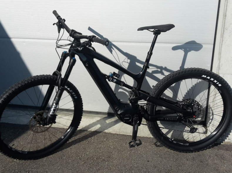 24687 YT DECOY Comp E-Bike