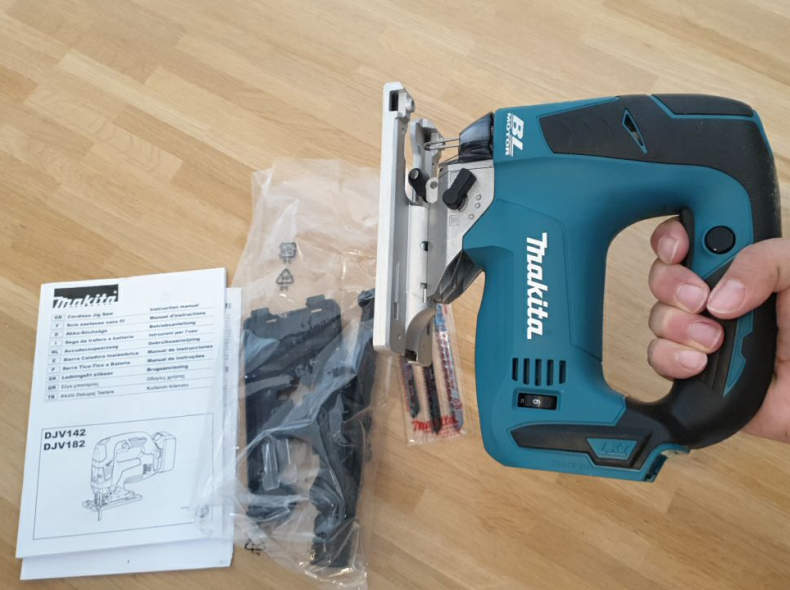 24781 Stichsäge Makita DJV182 + Akku