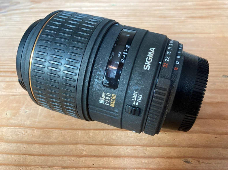 24831 Sigma 105mm f2.8 D EX