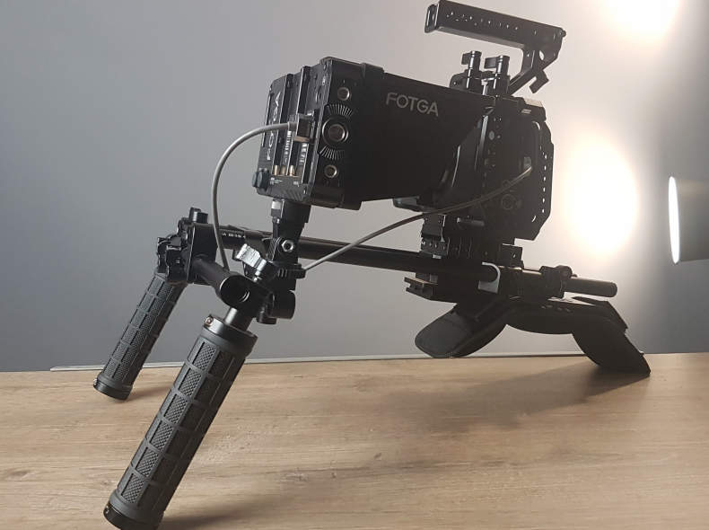 25178 Blackmagic Pocket 4k Schulterstativ