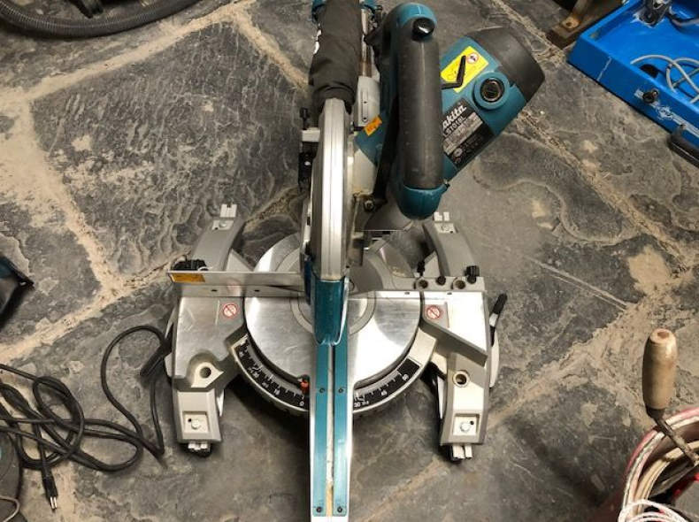 25866 Gehrung-und Kappsäge MAKITA LS1018L