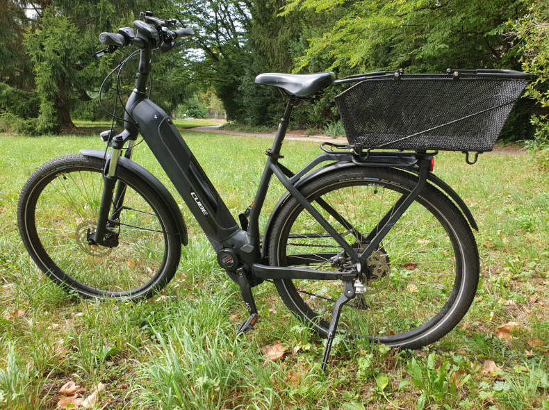 25909 Trekking E-Bike Cube Kathmandu